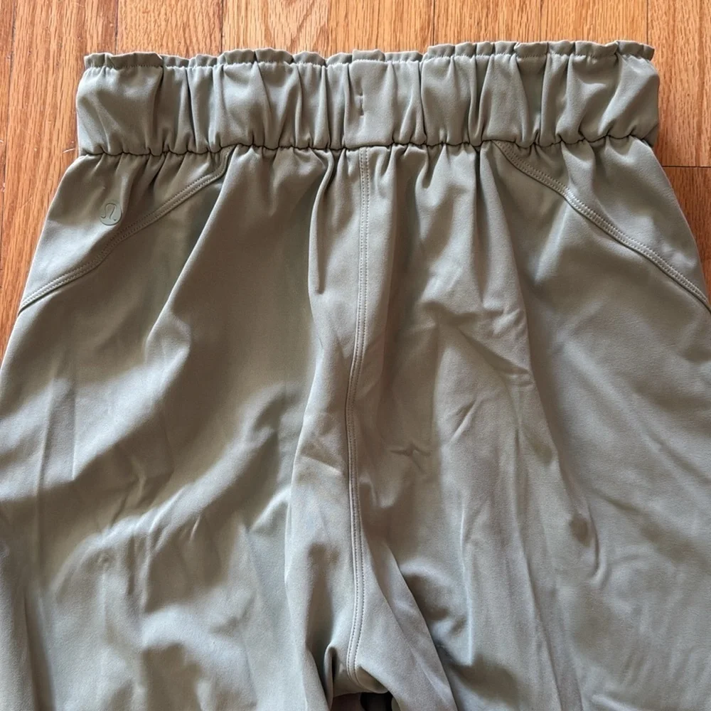 Lululemon sz 2 Keep Moving Pant 7/8 High-Rise Rosemary Green great condition